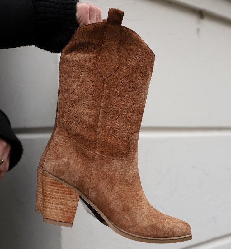 Babouche SENNA – Eleganti zamšādas kovboju zābaki ar autentisku izšuvumu