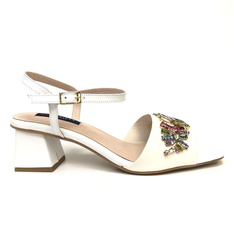 Daniela White Luxury – Portugāles roku darba ādas sandales
