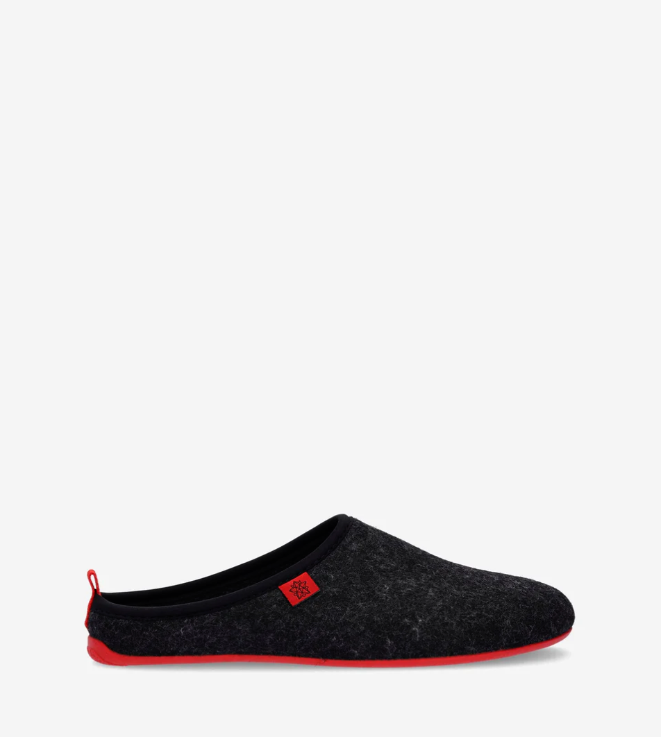 Andres Machado DYNAMIC – Unisex filca mājas čības (Black/Red)