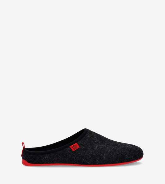 Andres Machado DYNAMIC – Unisex filca mājas čības (Black/Red)